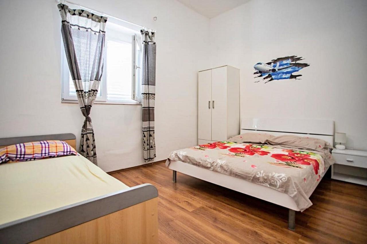 Apartments Punta 2 오미스 외부 사진